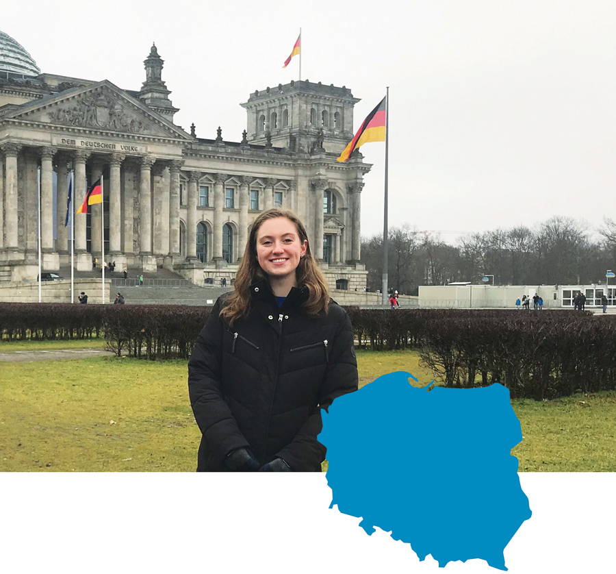 Caroline Hromy '21 Caroline Hromy in front of the Reichstag building in Berlin