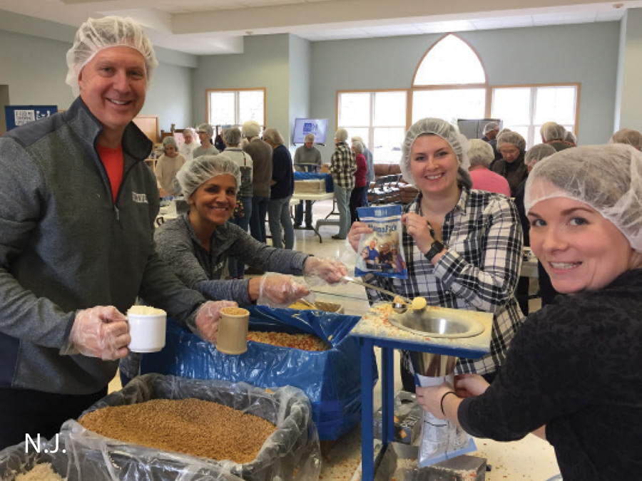 Cafeteria Bucknellians helping out in a cafeteria