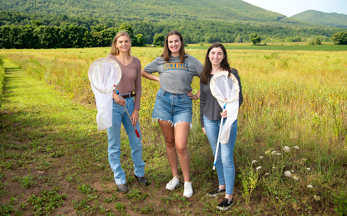 From left: Hanna Holmes ’23, Eleanor Geno ’23 and Sarah Preston ’25