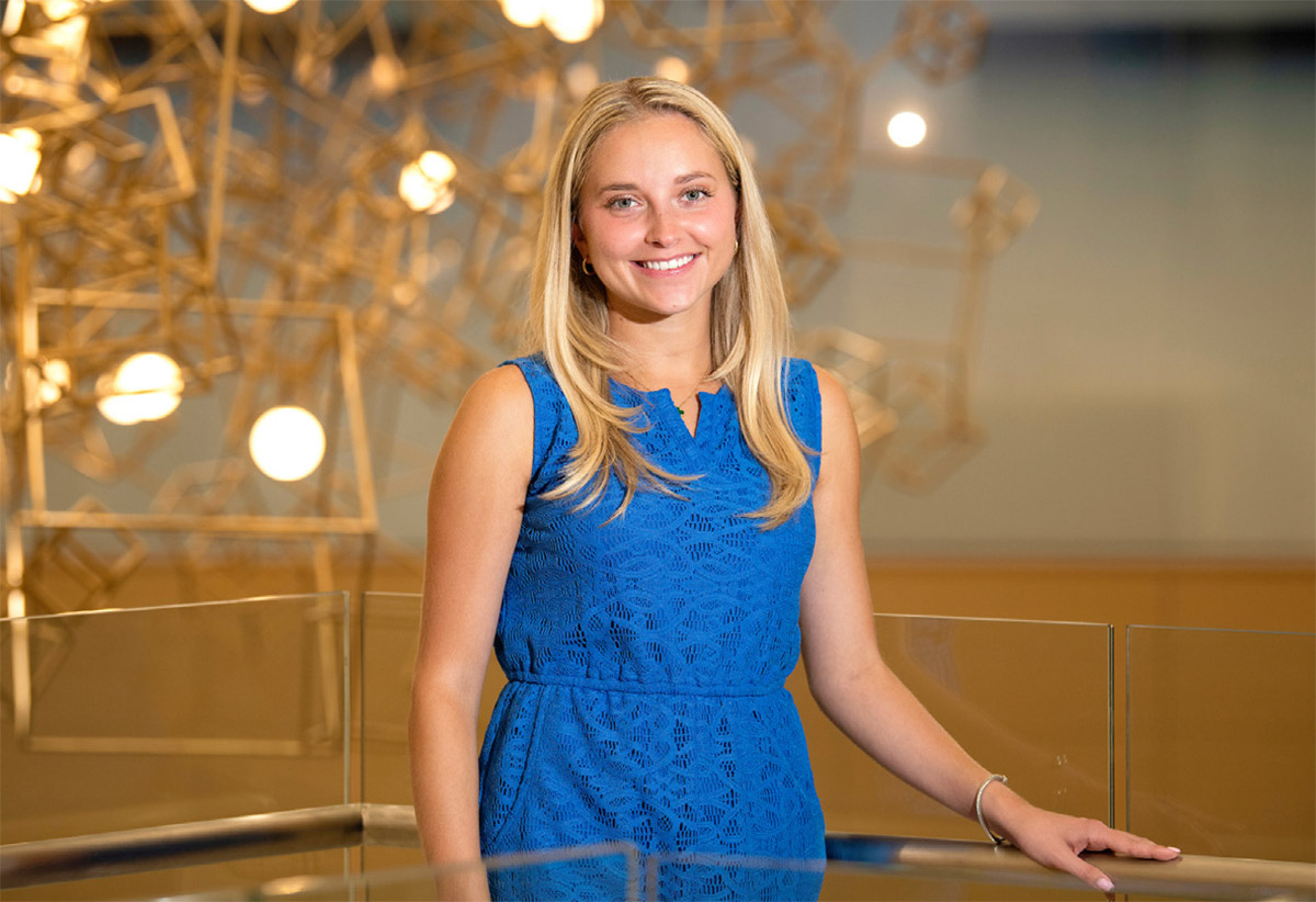 Hollie Walters ’24 assisted Ukrainian refugees during a Parliamentary internship program.
