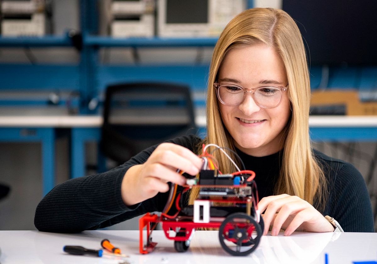 Mechanical engineering major Harper Malesardi builds a line-following robot in a Dana Engineering lab