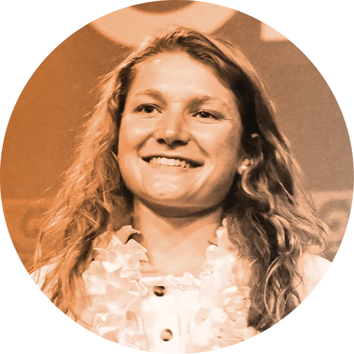 Ava Warfel headshot