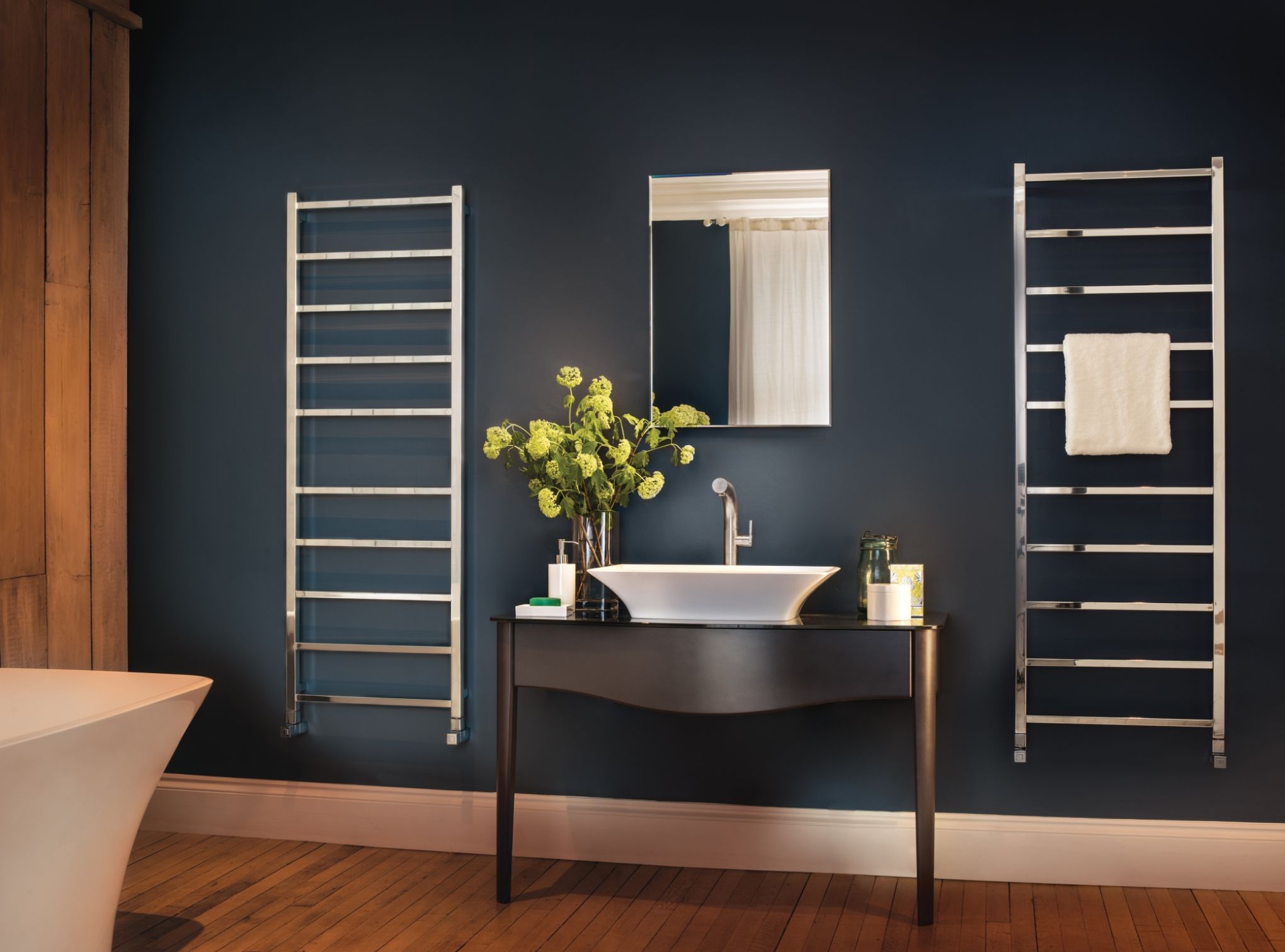 Gio GIS 150 55 in Mirror Finish Room Set