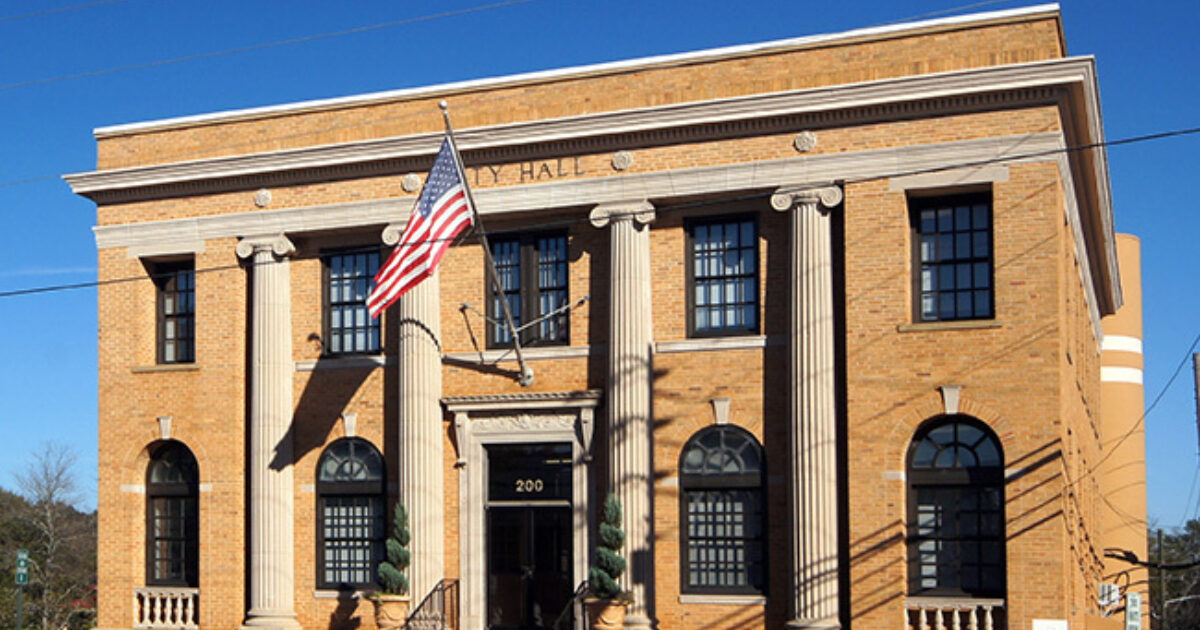 Budget Travel La Grange