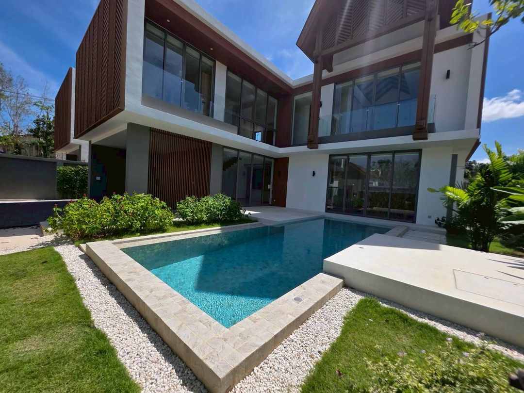 New contemporary 3-bedroom pool villa at Bang Jo