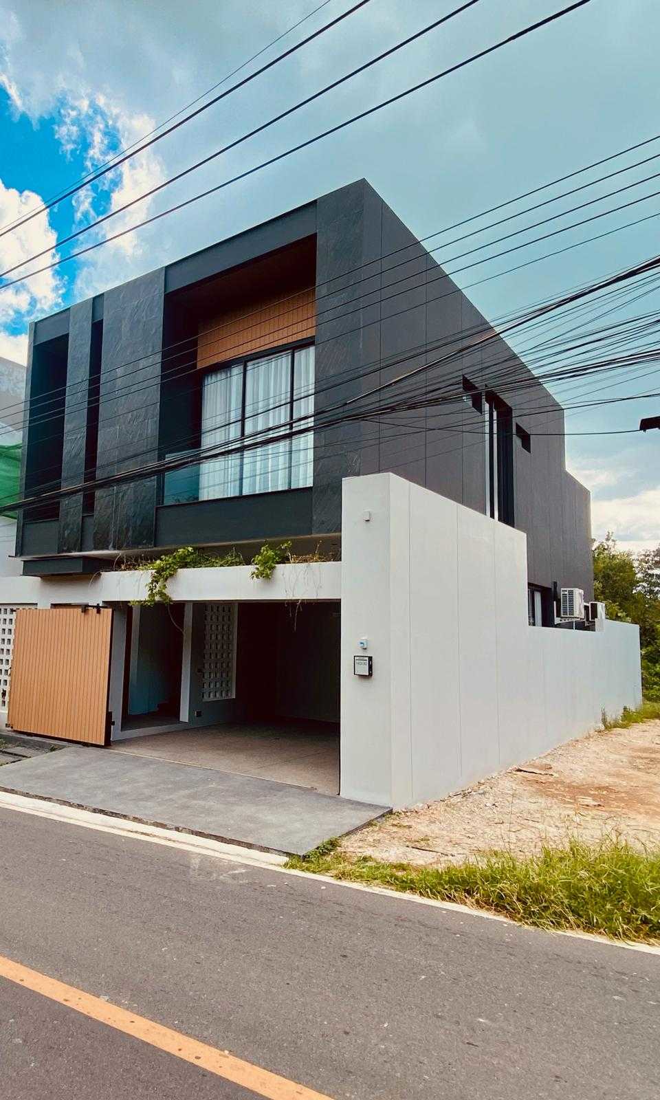 Modern 3-bedroom pool villa at Yamu