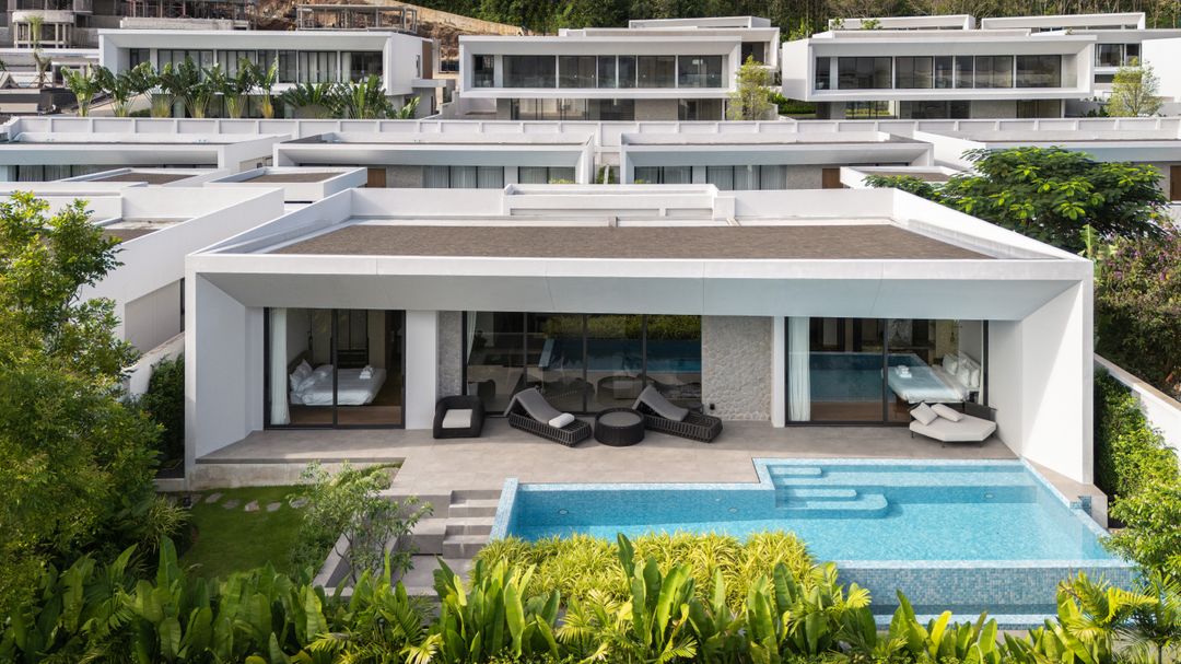 New modern luxury 4-bedroom pool villa at Cherngtalay