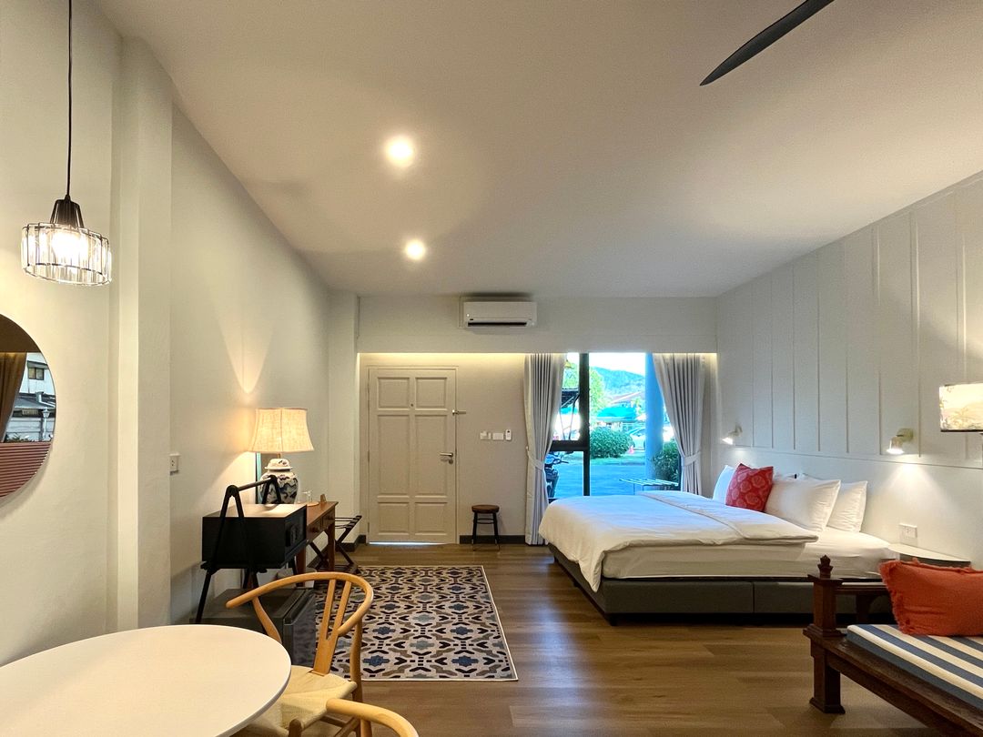 Minimalist 2-bedroom apartment for rent near Bang Niang beach