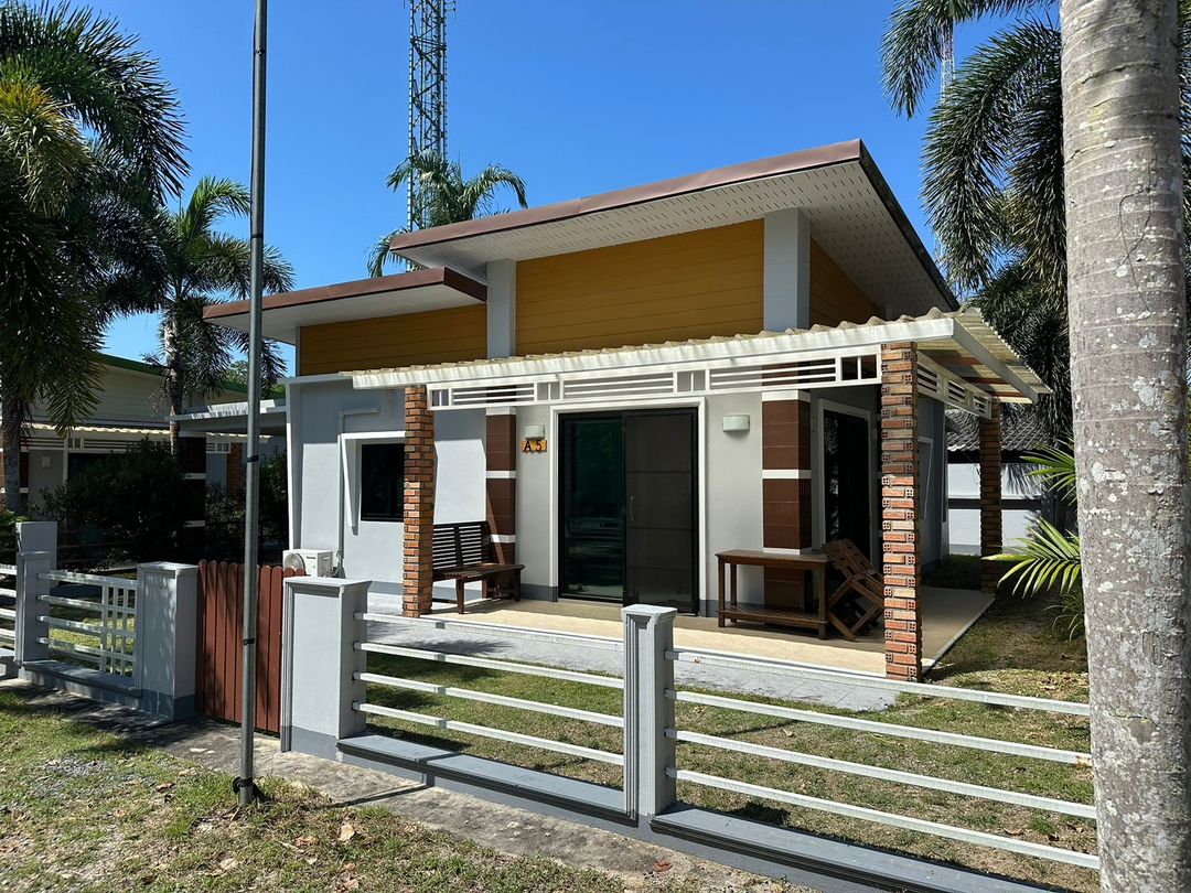 One-bedroom house with private parking in Khao Lak.
