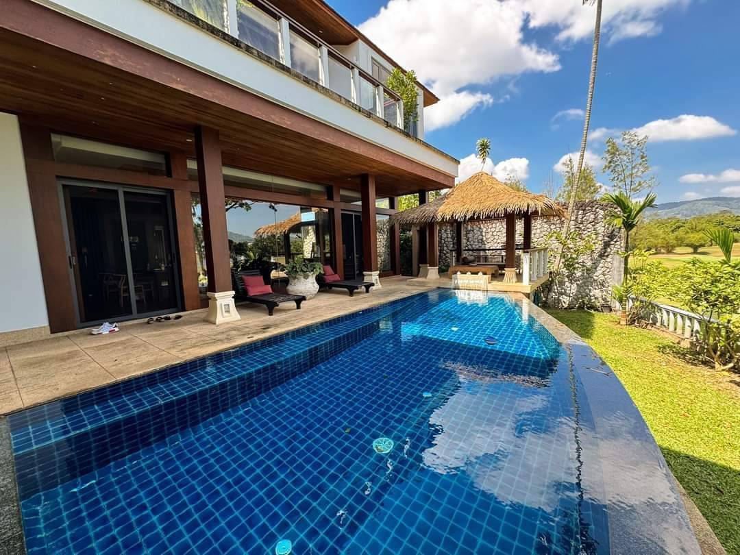 Luxury with Golf Course & Lake View 4 bedroom pool villa at Kathu