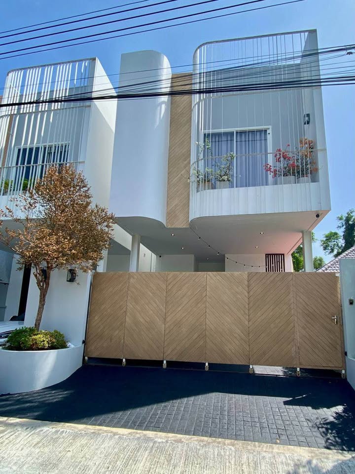 Modern 2-storey pool villa in a quiet residential at Phuket town