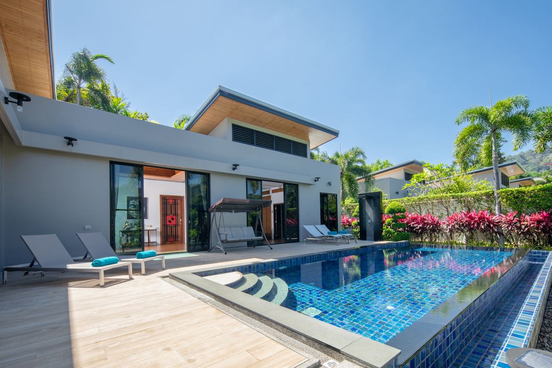 Luxury 3 bedroom pool villa at Nai Harn