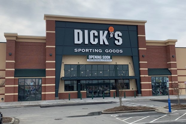 Exterior of Dick's Sporting Goods location.