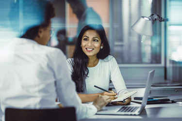  Business people working in the office 