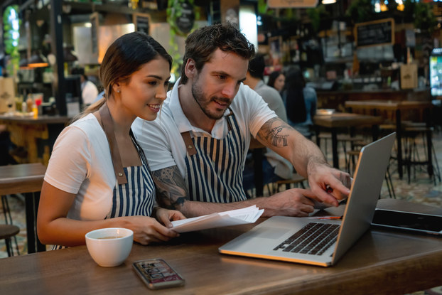 Two SMB employees use SaaS.