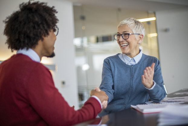 two colleagues in a meeting