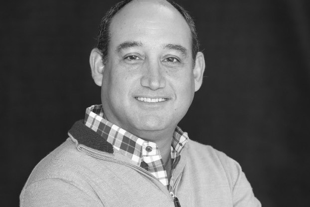 leon van gelder headshot