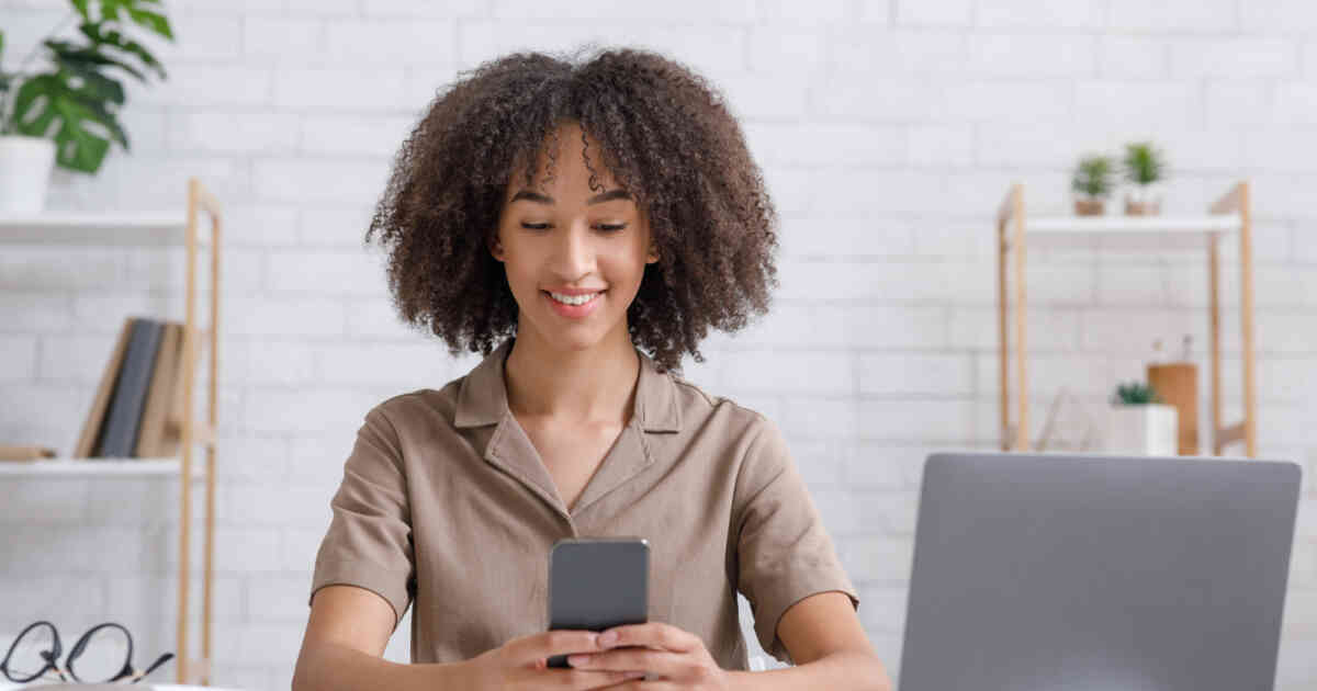 Top Small Business Experts to Follow on Social Media