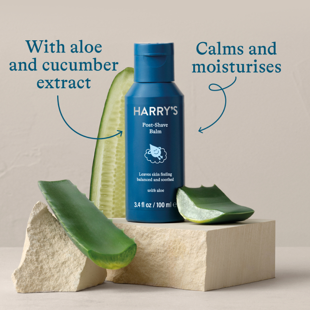 With aloe and cucumber extract. Calms and moisturises.