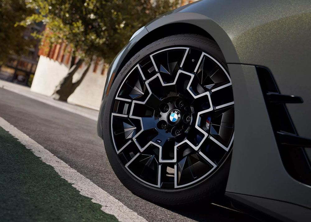 2025 BMW i4 Design Features