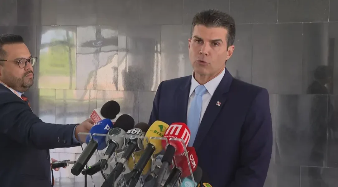 BR_CNN_110123_LIVE_CLEAN_frame_153021