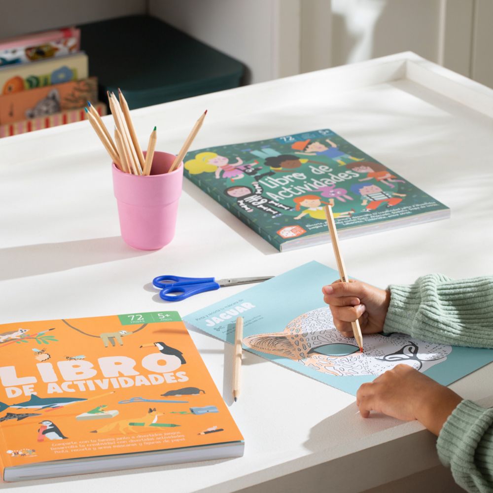 Libro de Actividades Papel 21.6x1x27.9 cm