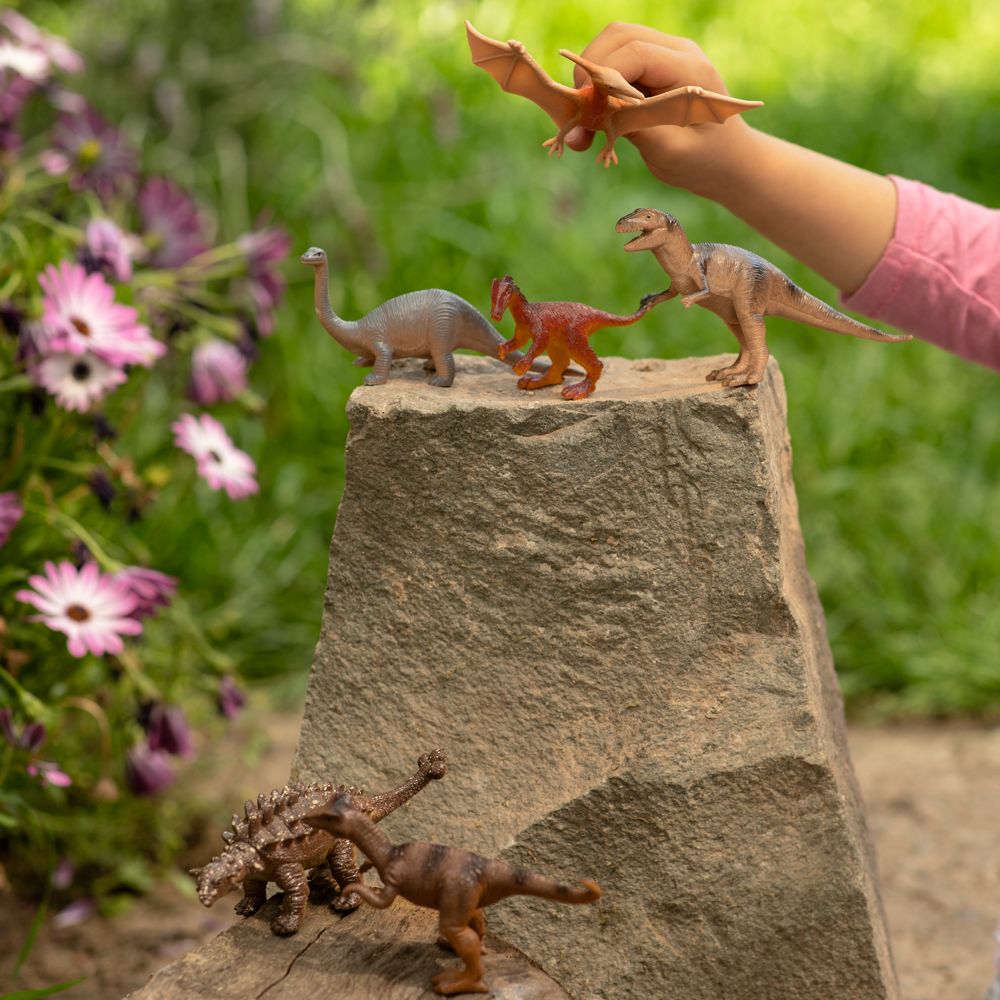 Set balde de animales plástico Dinosaurios 13 piezas S