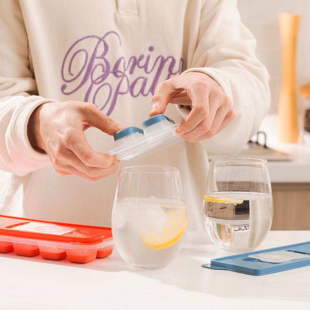 Molde para hielo con base de silicona y tapa