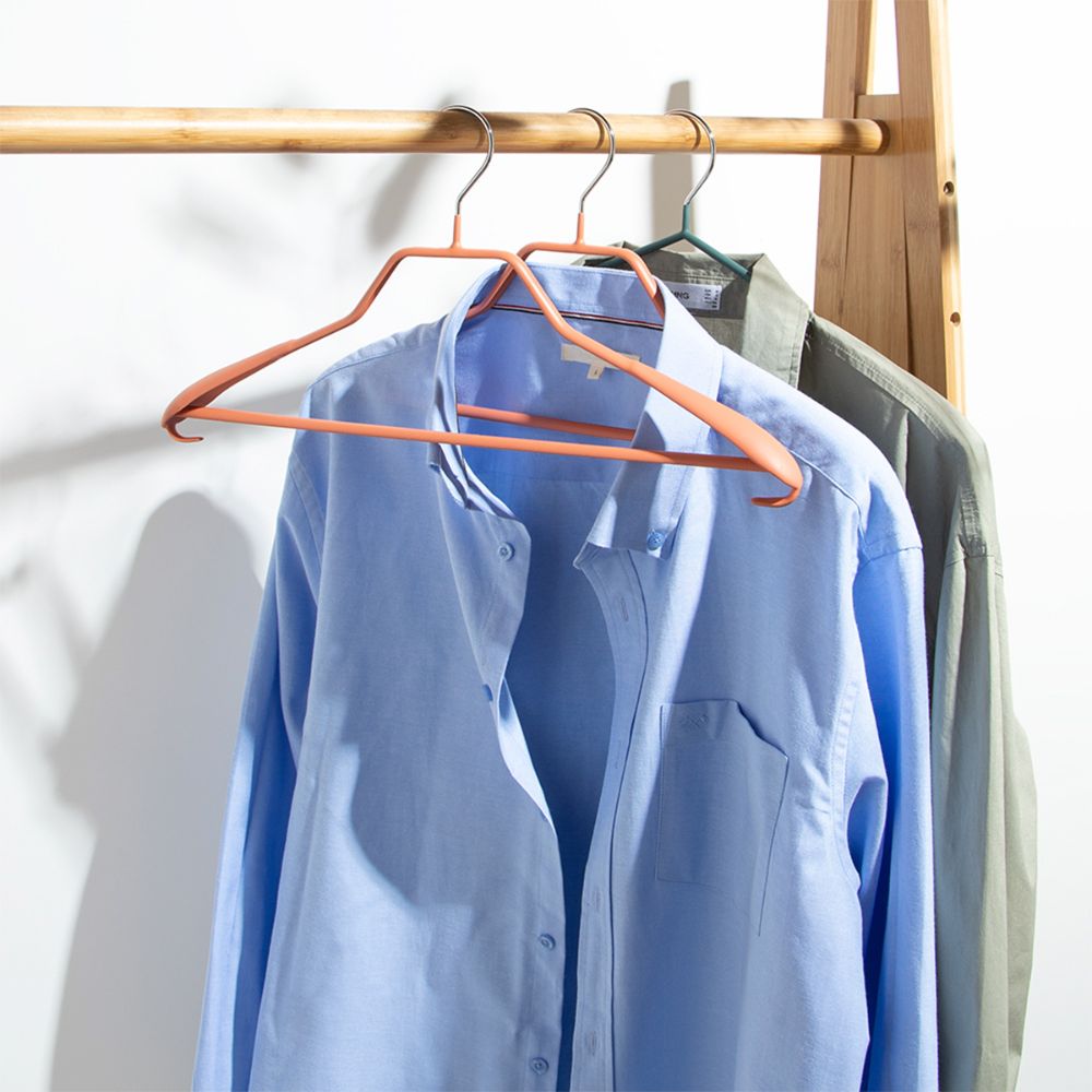 Set 2 Ganchos de Ropa Antideslizantes con Hombro