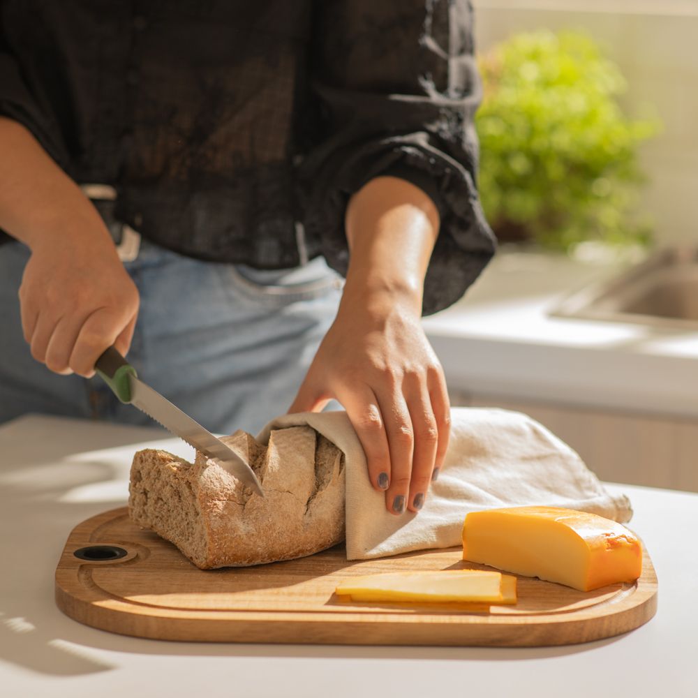 Tabla para cortar de madera de acacia 28.5x39x1.5 cm