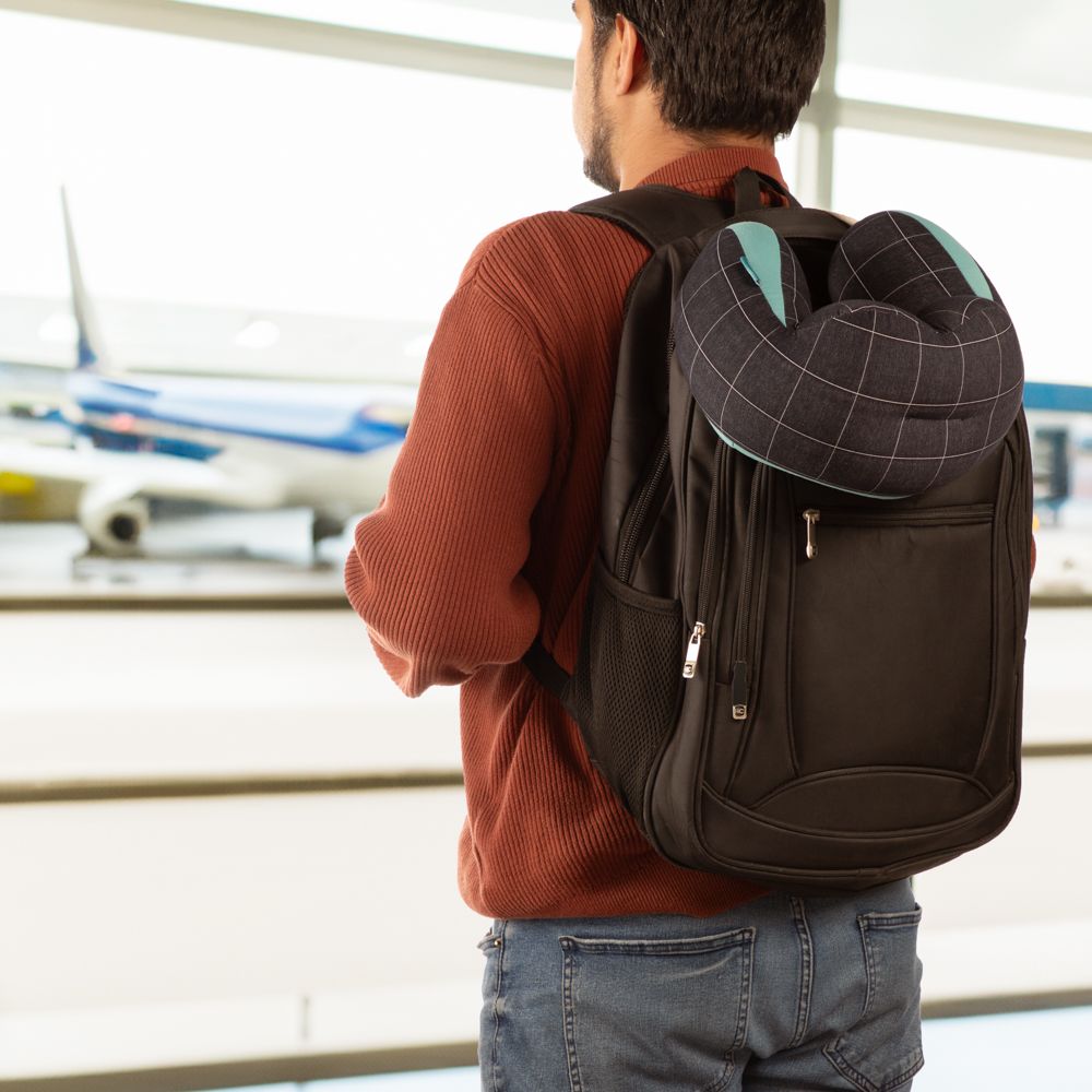 Cojín cervical con micropelotitas y forma