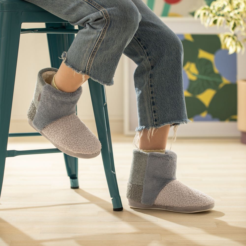 Pantufla bota peluda 22-23 cm