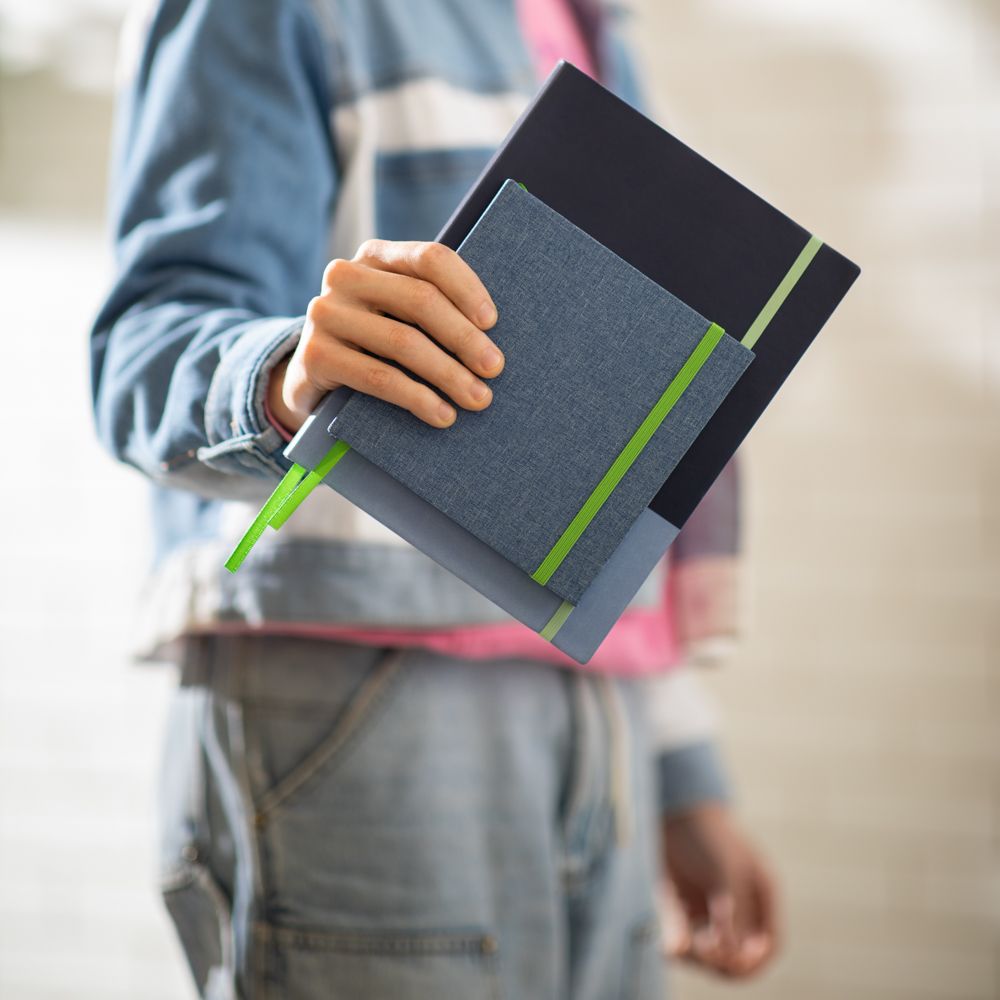 Libreta 120 hojas con cuadrícula 18x1.5x24 cm