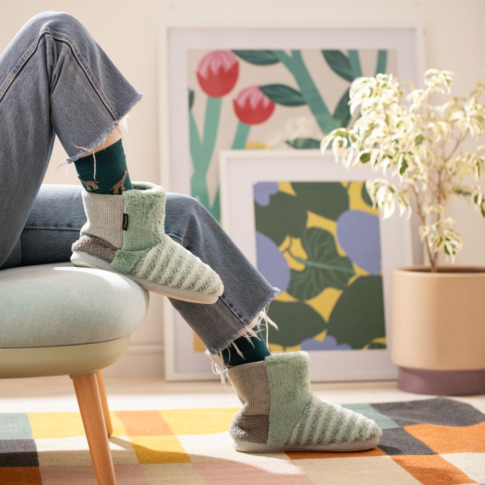 Pantufla bota peluda 26-27 cm