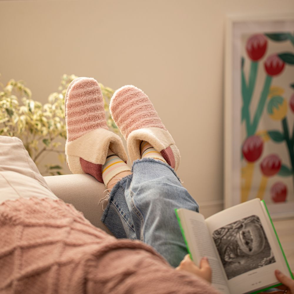 Pantufla bota peluda 24-25 cm