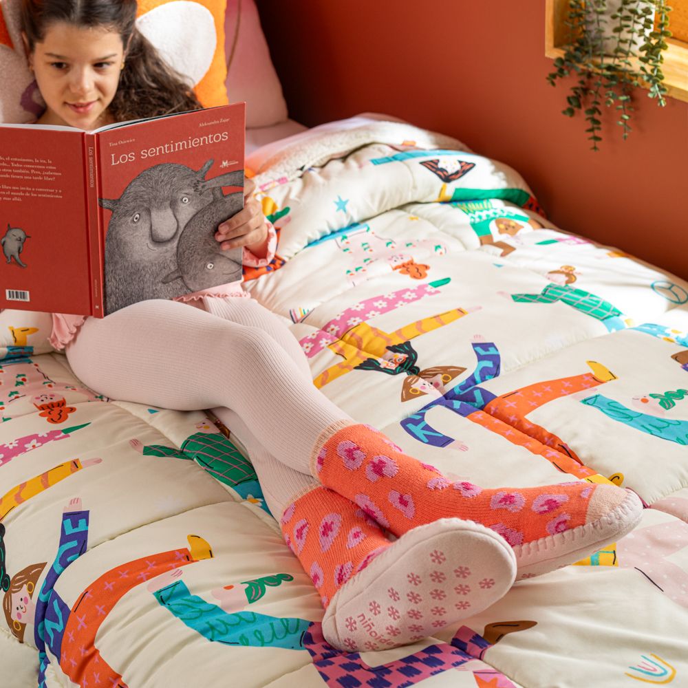 Calcetas tejidas cordero infantil con suela 24 cm