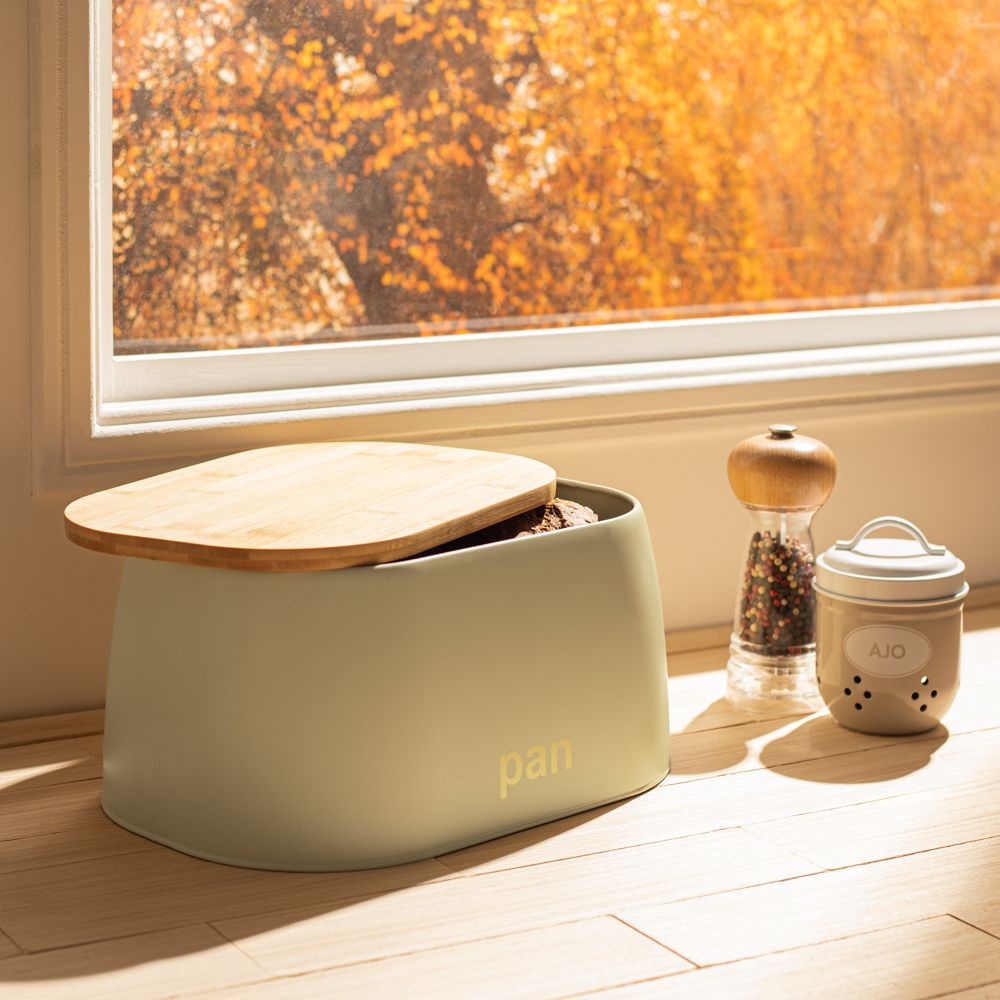 Caja para pan con tapa de bambú