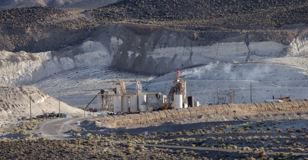 Image of a mining station in the Nevada desert.