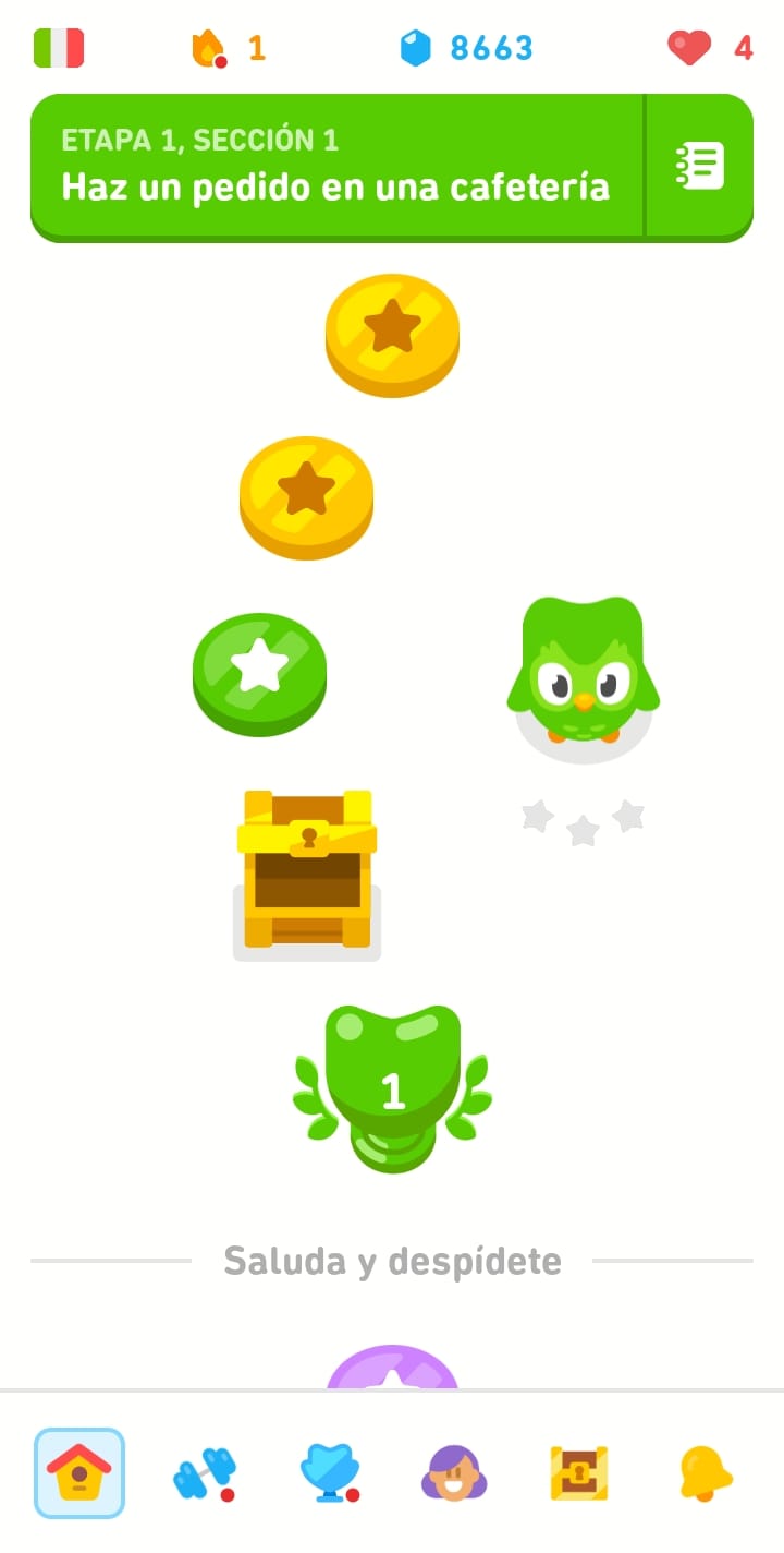 Captura de pantalla del curso de italiano de Duolingo. Todos los nodos en pantalla han sido completados y los dos en la parte superior aparecen en dorado, lo que significa que el usuario alcanzó el nivel legendario en ambos