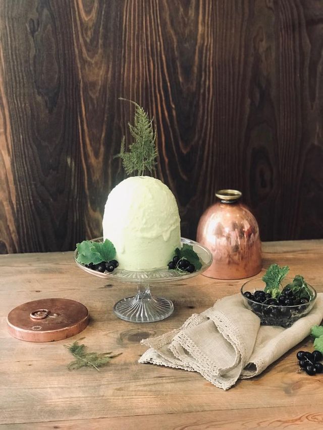 ENGLISH HERITAGE: MRS AVIS CROCOMBE COOKERY BOOK