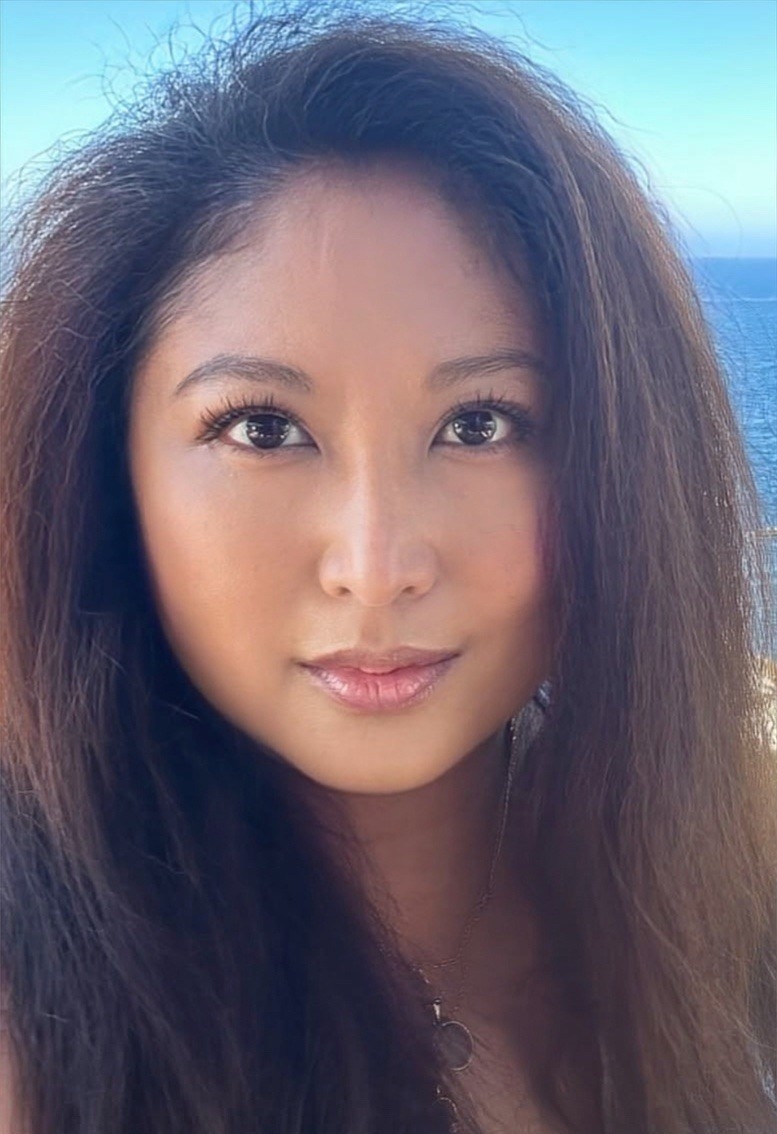 Image of Michelle Schwarz in La Jolla California by the beach