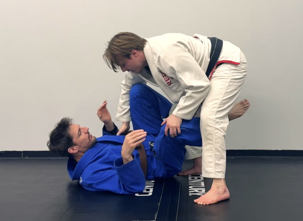 BJJ knee cut redirect