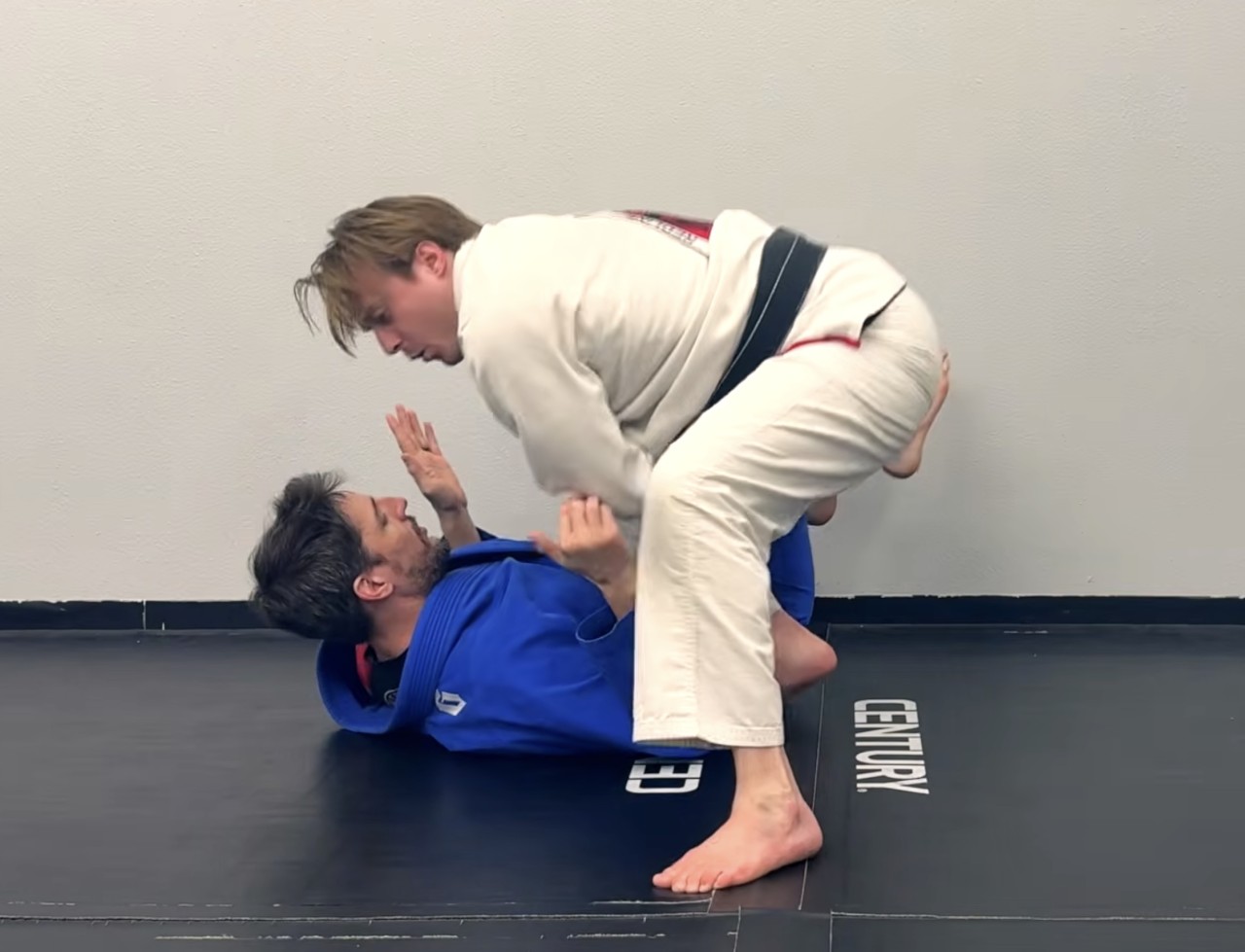 BJJ knee-on-belly-finish