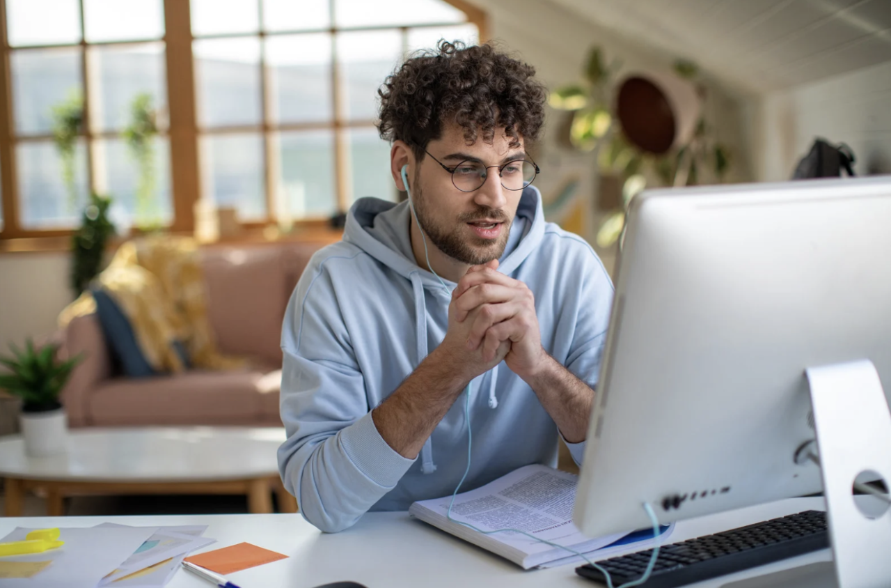 Flight Ready: Aviation English course for future pilots