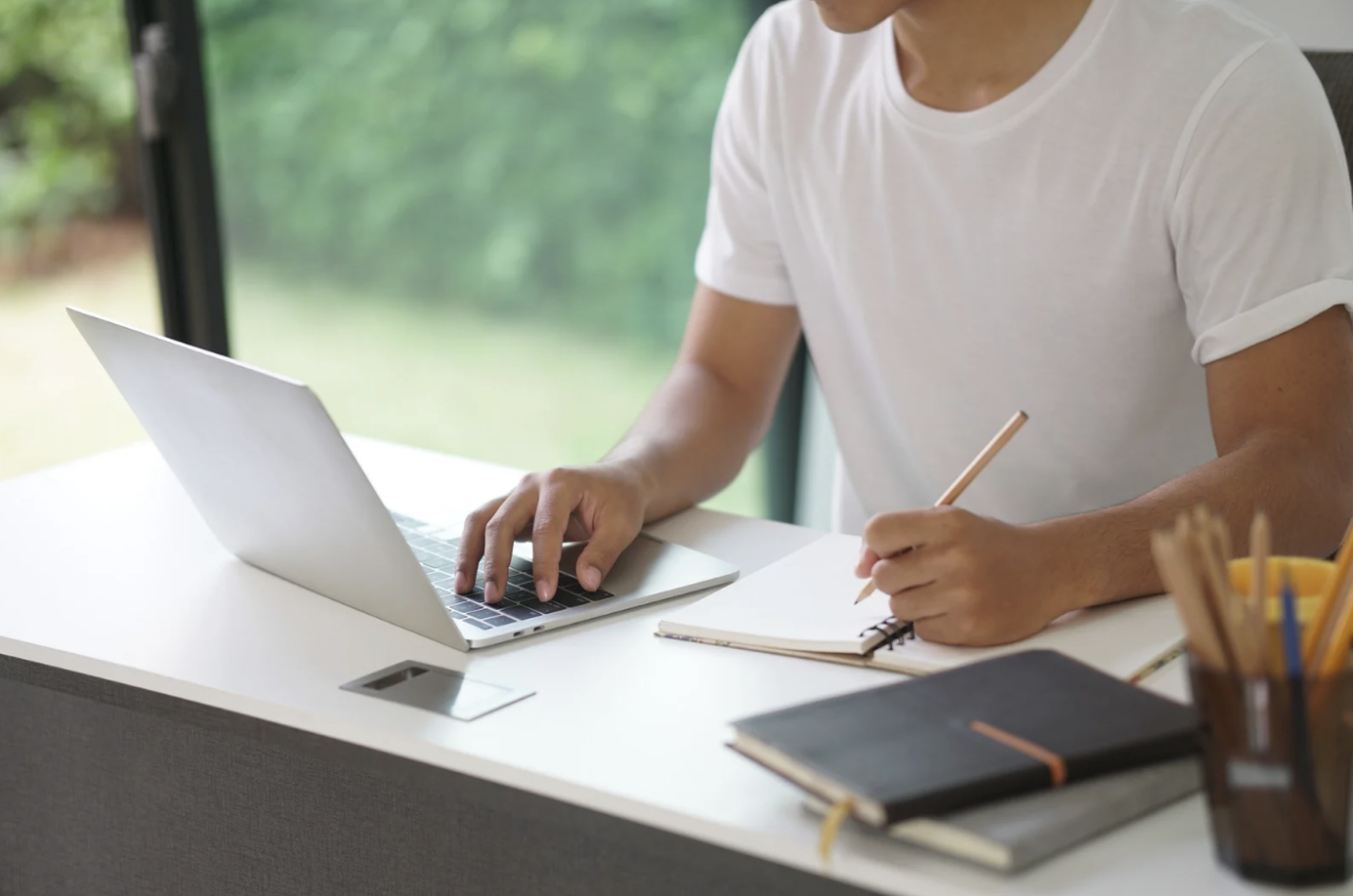 Flight Ready: Aviation English course for future pilots