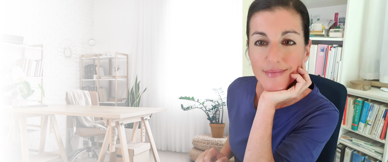 Maria Teresa Ficchì nel suo studio