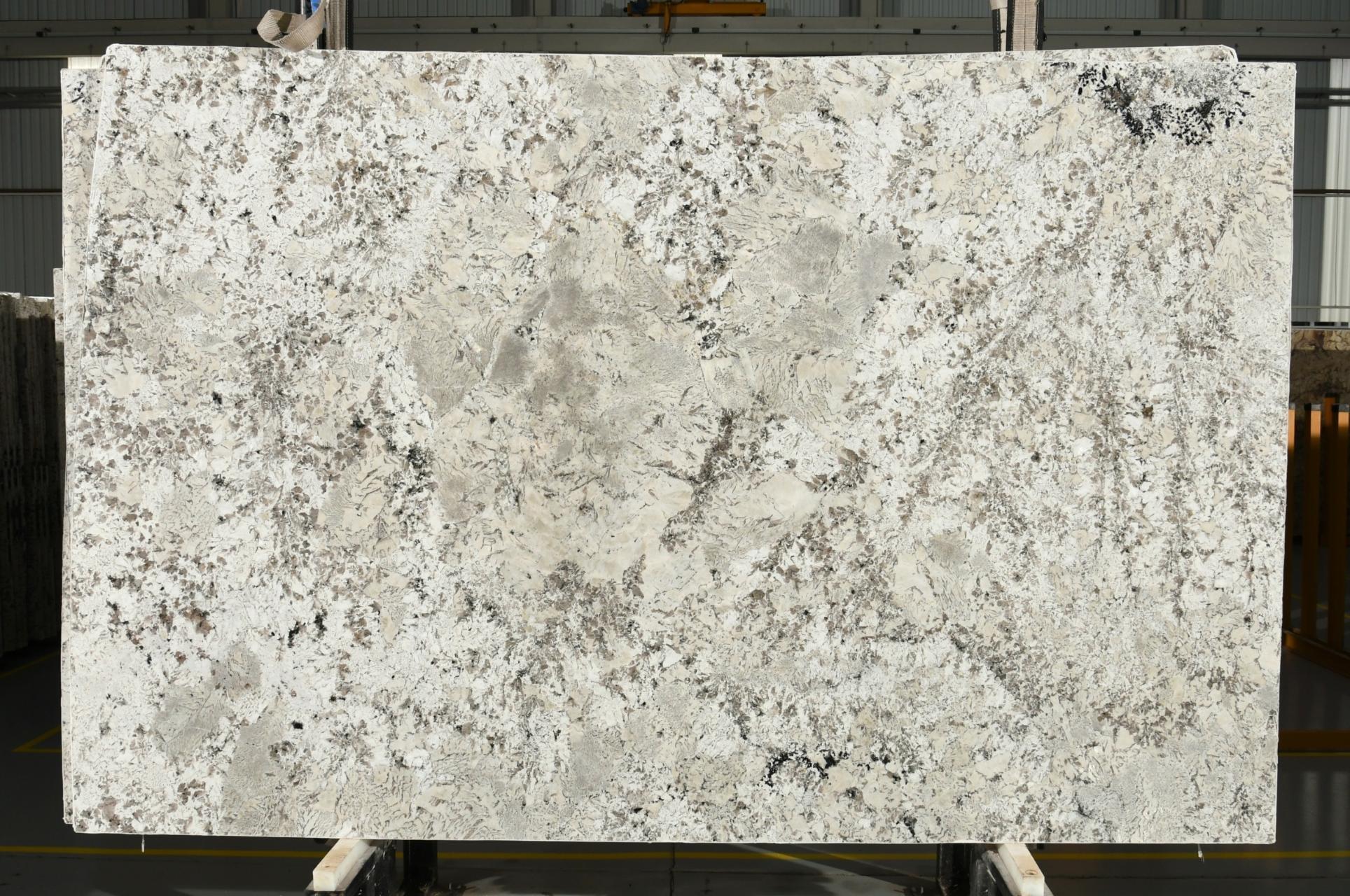 Lote 008578 — White Zurich