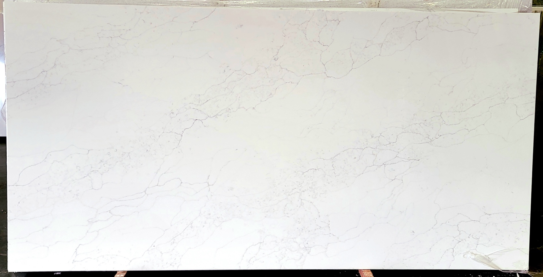 Lot 025 — HC - 3cm Calacata Elegante Quartz