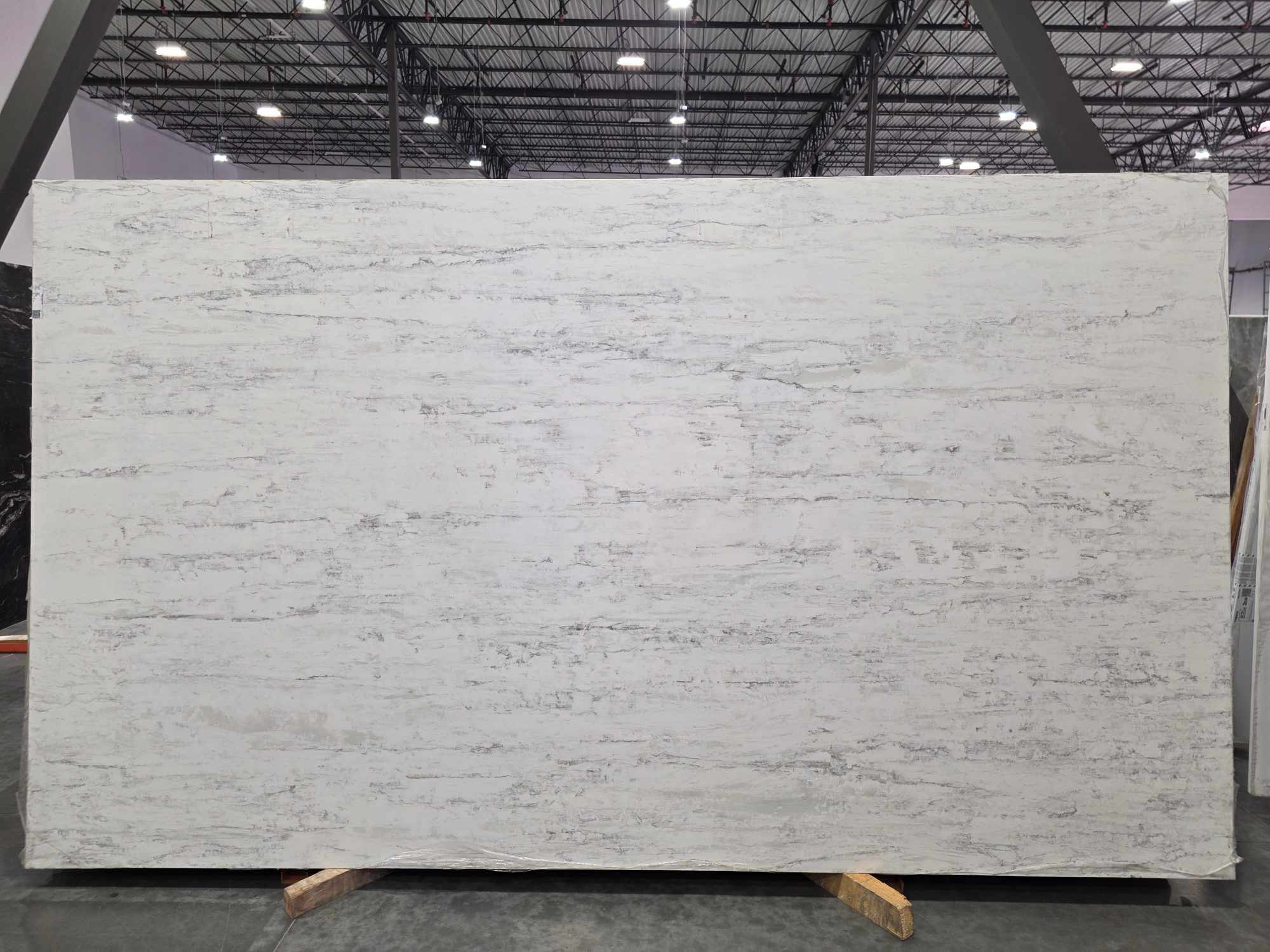 Lot 4348 — Deon - 2cm Arctico Super Jumbo