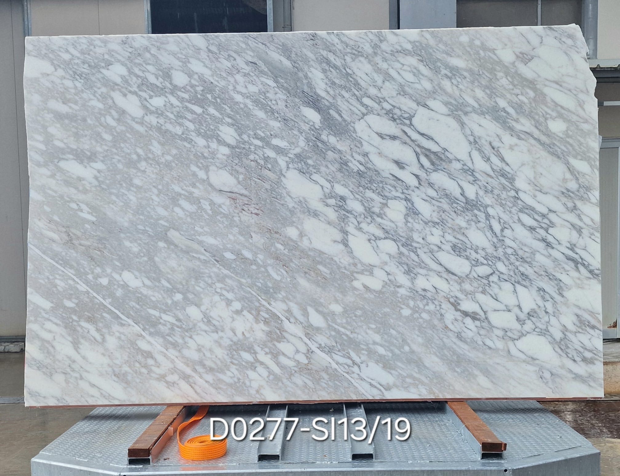 Lot D0277 — Venato Vagli Marble Honed